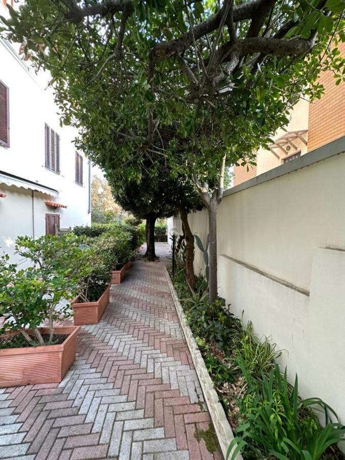 La Casa Di Filippo Apartment Quercianella Bagian luar foto